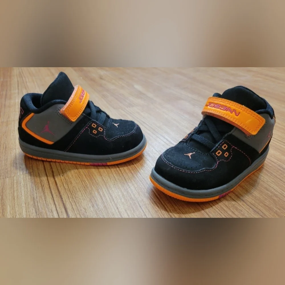 Jordan 1 Flight GS Black Orange Girls or Boys Sneakers Size 7c